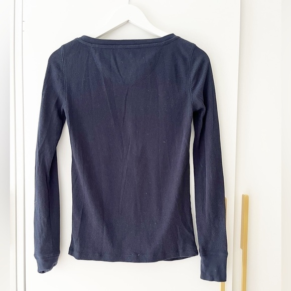 C. Wonder Knit long sleeve - Picture 2 of 2